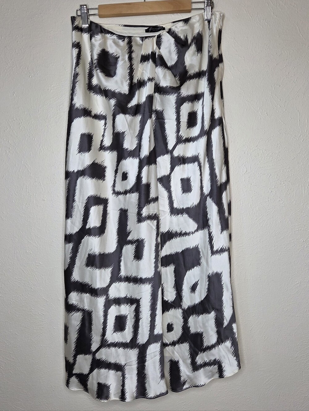 Banana Republic NWT 100% Silk Charmeuse Bias Cut Skirt Size 10